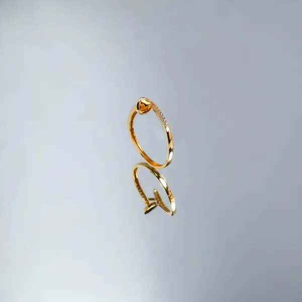 14K Yellow Gold Ring with Cz Stones