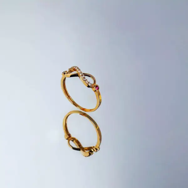 14K Yellow Gold Ring with Cz Stones